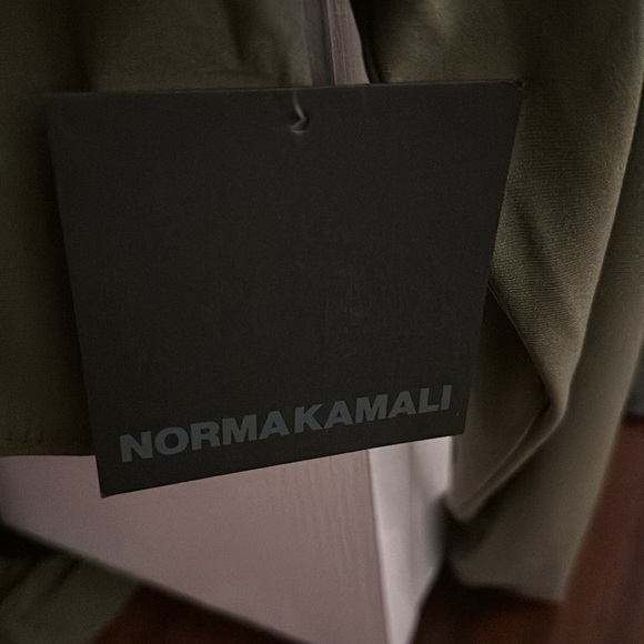 Sexy slightly cowl turtle neck crop top by Norma Kamali w tags still attached. - Picture 6 of 6